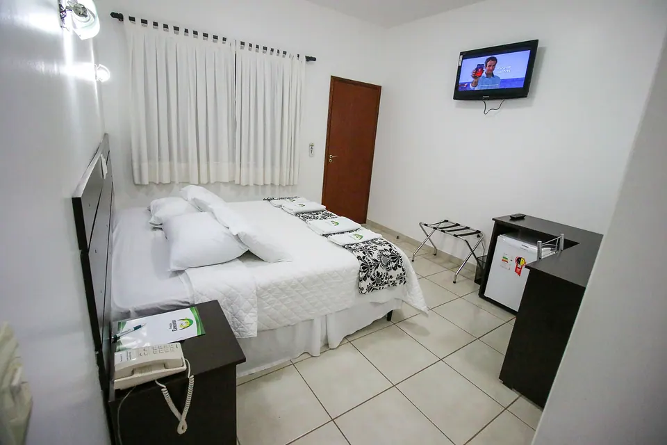 Double room with TV and minibar at Pousada Remanso
